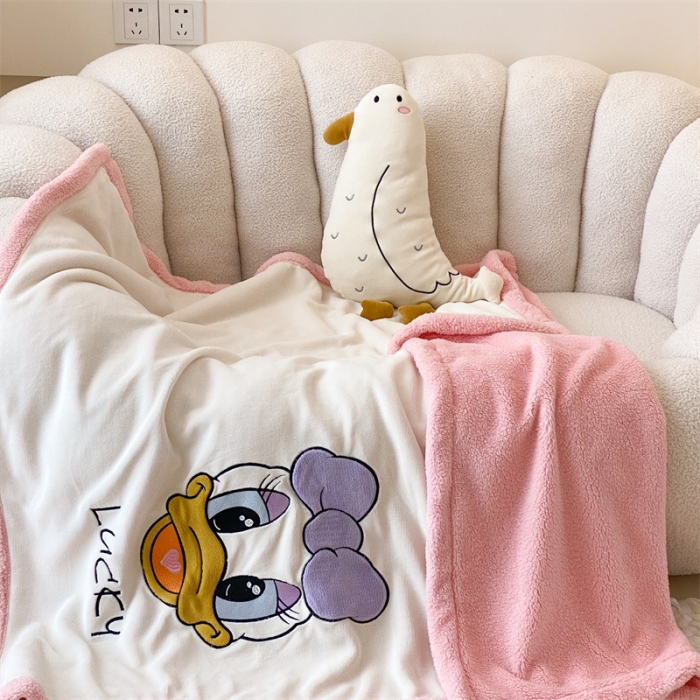 91家纺网 家纺一手货源 找家纺 朗莎 2022款迪士尼230g加厚羊羔绒牛奶绒立体贴布绣毛毯 黛丝