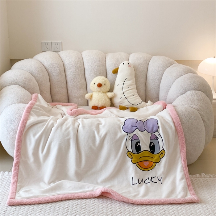 91家纺网 家纺一手货源 找家纺 朗莎 2022款迪士尼230g加厚羊羔绒牛奶绒立体贴布绣毛毯 黛丝