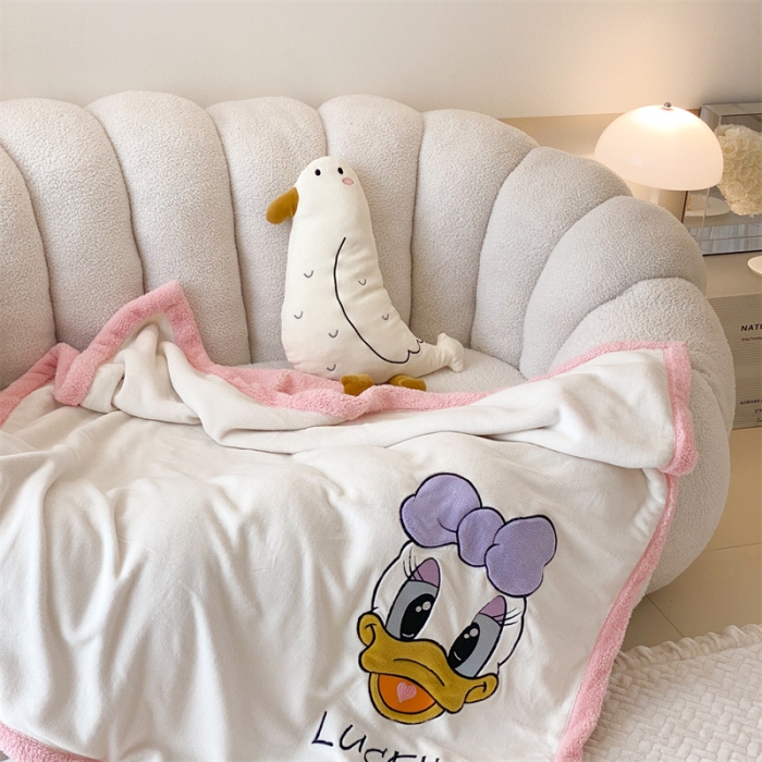 91家纺网 家纺一手货源 找家纺 朗莎 2022款迪士尼230g加厚羊羔绒牛奶绒立体贴布绣毛毯 黛丝