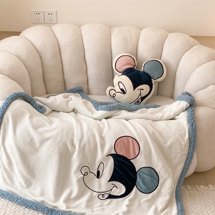 91家纺网 家纺一手货源 找家纺 朗莎 2022款迪士尼230g加厚羊羔绒牛奶绒立体贴布绣毛毯 米奇