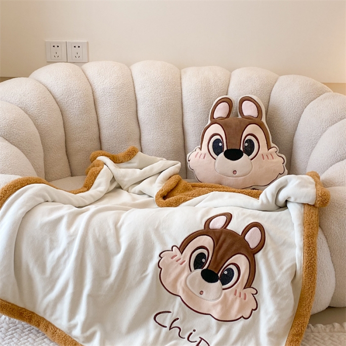 91家纺网 家纺一手货源 找家纺 朗莎 2022款迪士尼230g加厚羊羔绒牛奶绒立体贴布绣毛毯 奇奇蒂蒂