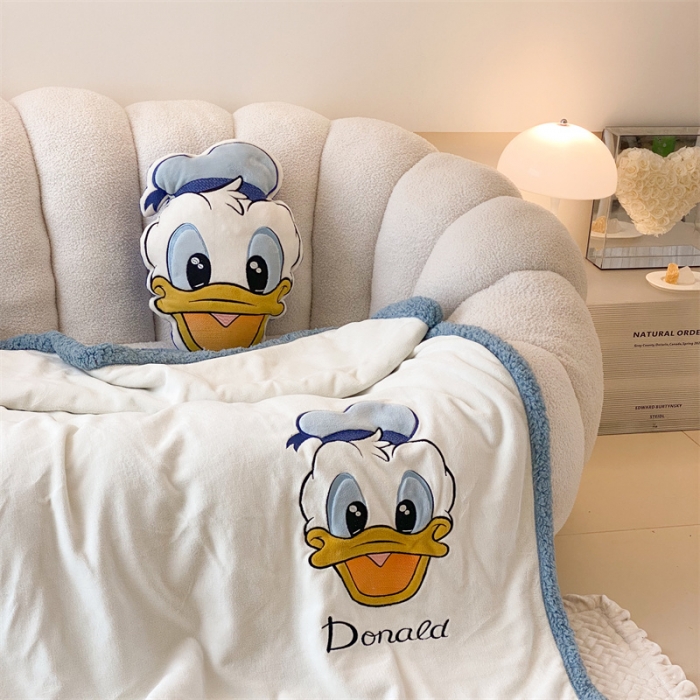 91家纺网 家纺一手货源 找家纺 朗莎 2022款迪士尼230g加厚羊羔绒牛奶绒立体贴布绣毛毯 唐老鸭