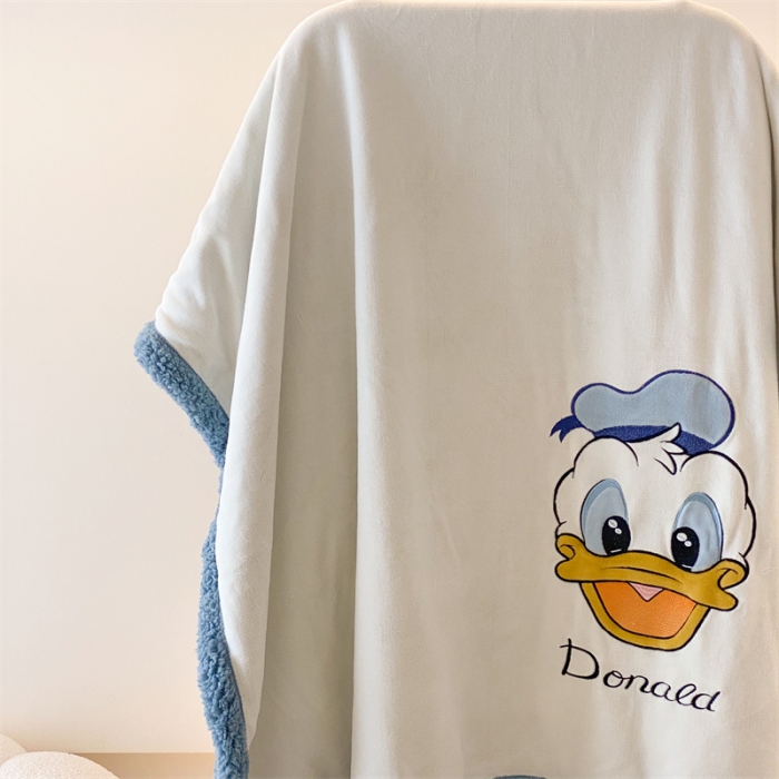 91家纺网 家纺一手货源 找家纺 朗莎 2022款迪士尼230g加厚羊羔绒牛奶绒立体贴布绣毛毯 唐老鸭