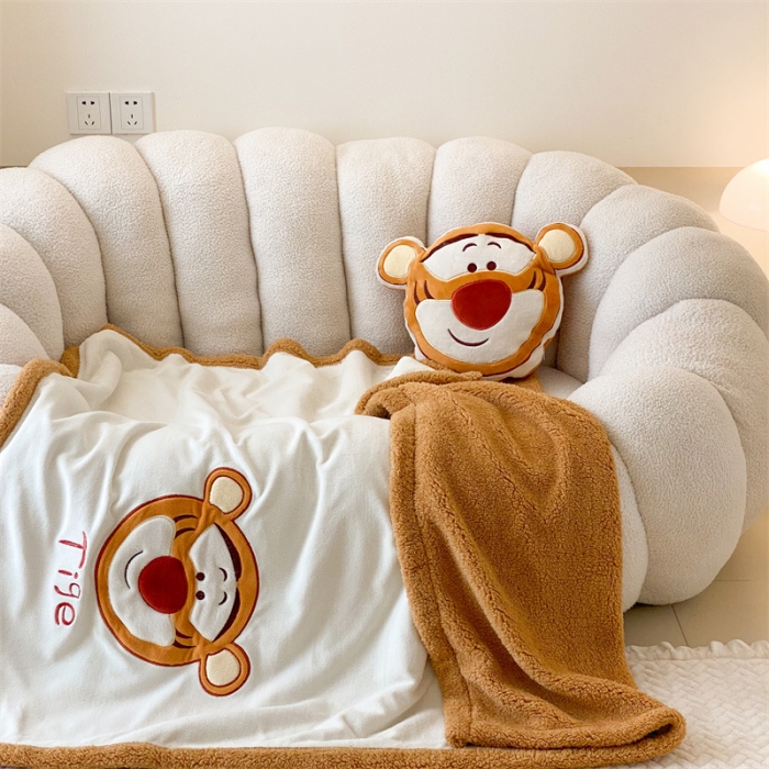 91家纺网 家纺一手货源 找家纺 朗莎 2022款迪士尼230g加厚羊羔绒牛奶绒立体贴布绣毛毯 跳跳虎