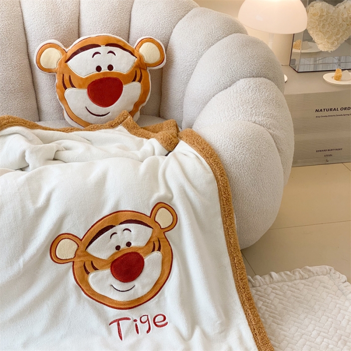 91家纺网 家纺一手货源 找家纺 朗莎 2022款迪士尼230g加厚羊羔绒牛奶绒立体贴布绣毛毯 跳跳虎