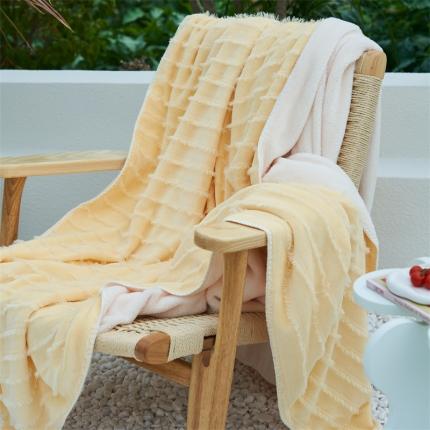 91家纺网 家纺一手货源 找家纺 晨曦家纺 2022新款流苏款三角针毛毯 流苏-奶油黄