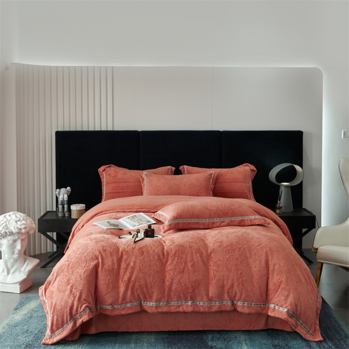 91家纺网 家纺一手货源 找家纺 榻尚家居 2023新款260克全消光高端浮雕绒四件套 瑞丽-焦糖