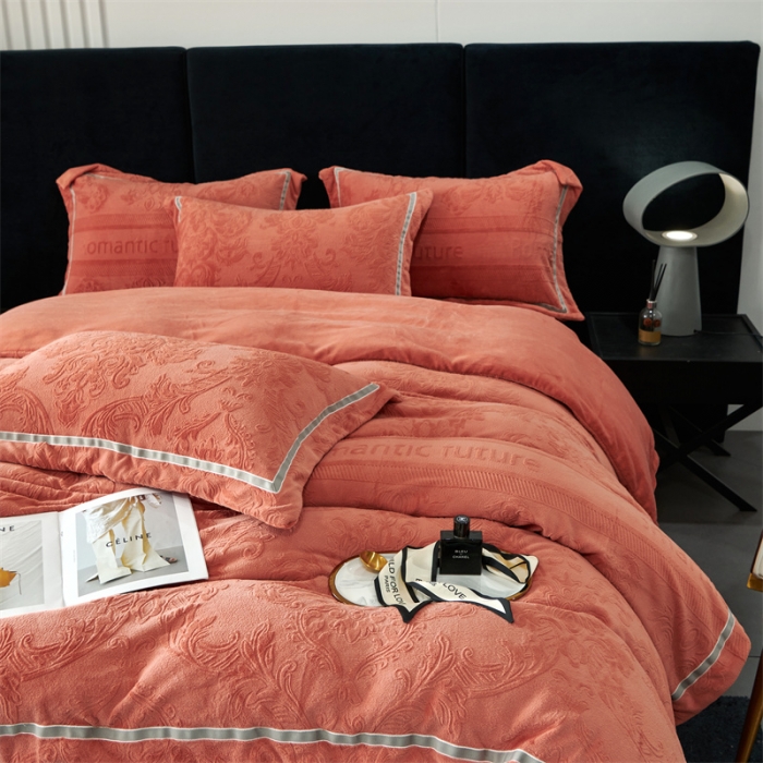 91家纺网 家纺一手货源 找家纺 榻尚家居 2023新款260克全消光高端浮雕绒四件套 瑞丽-焦糖