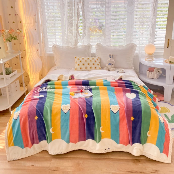 91家纺网 家纺一手货源 找家纺 绒兔兔 2022新款牛奶绒印花毯子 彩虹云朵