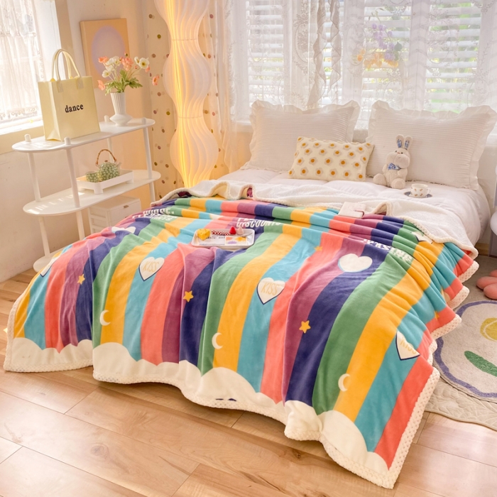 91家纺网 家纺一手货源 找家纺 绒兔兔 2022新款牛奶绒印花毯子 彩虹云朵