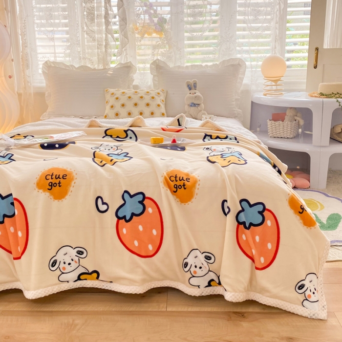 91家纺网 家纺一手货源 找家纺 绒兔兔 2022新款牛奶绒印花毯子 草莓乐园