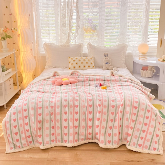 91家纺网 家纺一手货源 找家纺 绒兔兔 2022新款牛奶绒印花毯子 点点心语