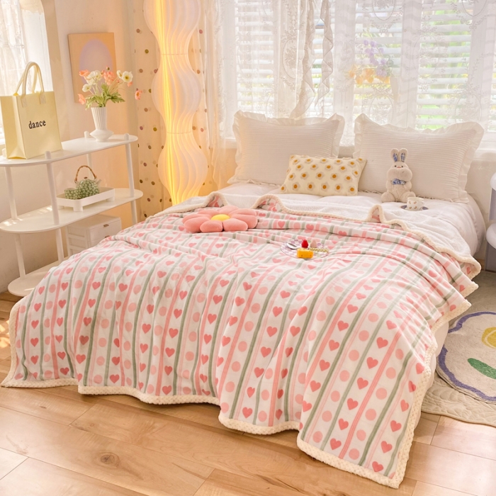 91家纺网 家纺一手货源 找家纺 绒兔兔 2022新款牛奶绒印花毯子 点点心语