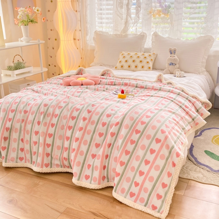 91家纺网 家纺一手货源 找家纺 绒兔兔 2022新款牛奶绒印花毯子 点点心语