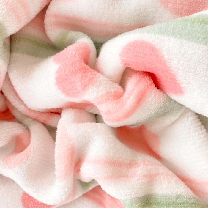 91家纺网 家纺一手货源 找家纺 绒兔兔 2022新款牛奶绒印花毯子 点点心语