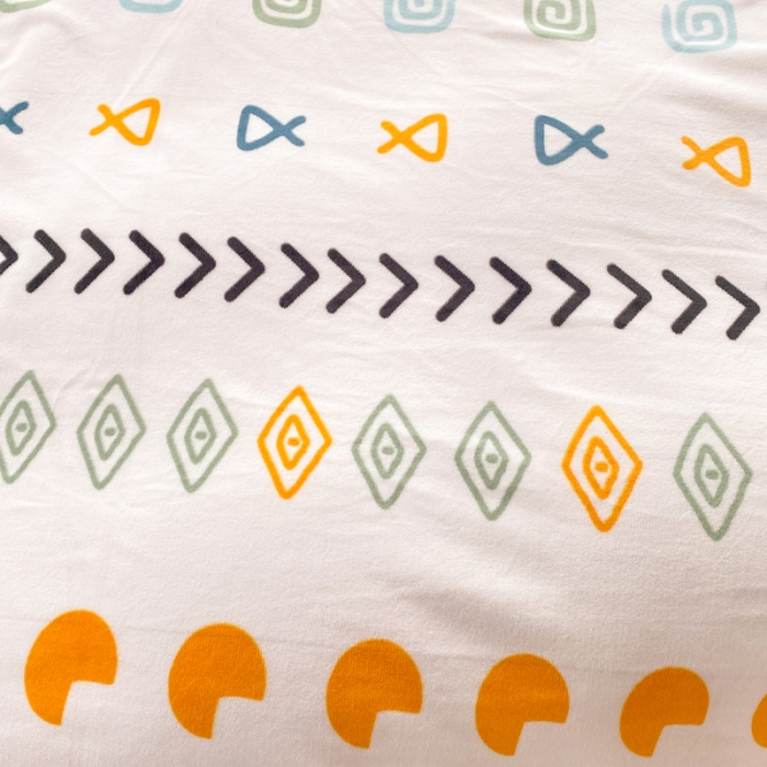 91家纺网 家纺一手货源 找家纺 绒兔兔 2022新款牛奶绒印花毯子 几何空间