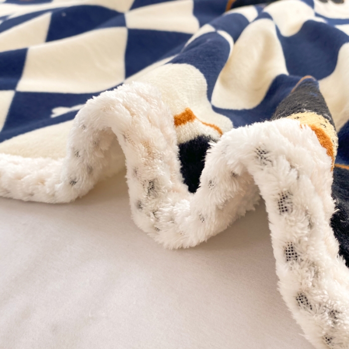 91家纺网 家纺一手货源 找家纺 绒兔兔 2022新款牛奶绒印花毯子 克莱尔