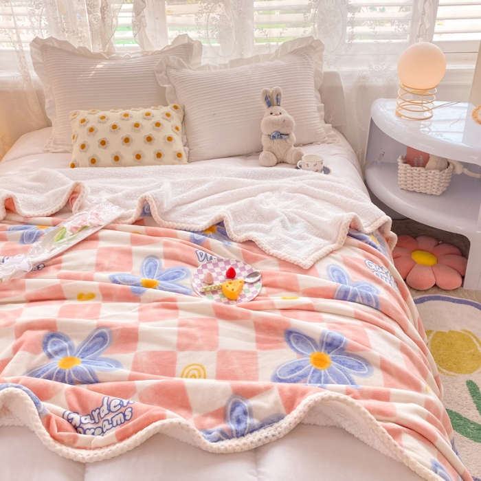 91家纺网 家纺一手货源 找家纺 绒兔兔 2022新款牛奶绒印花毯子 生如夏花