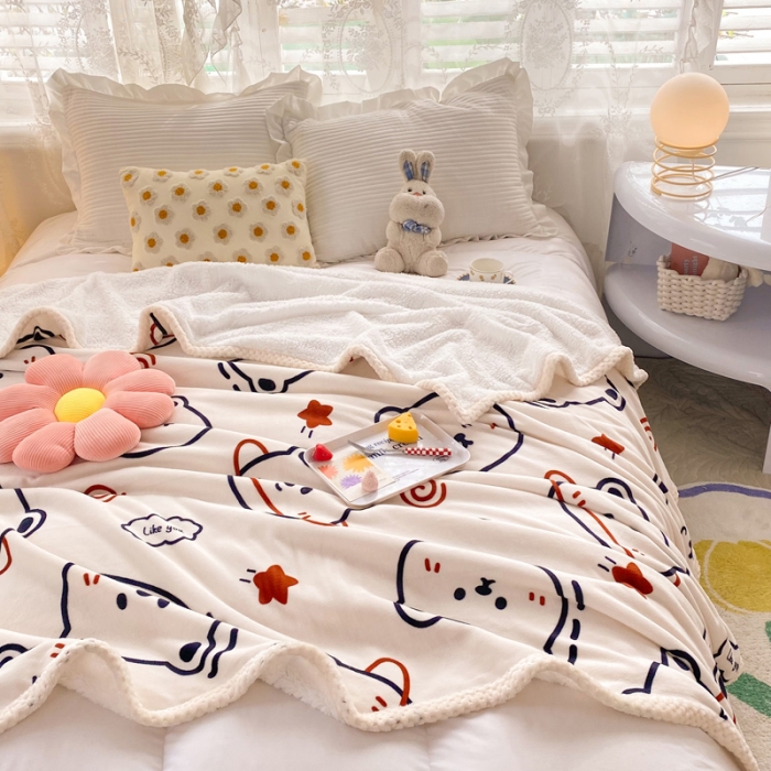 91家纺网 家纺一手货源 找家纺 绒兔兔 2022新款牛奶绒印花毯子 太空熊