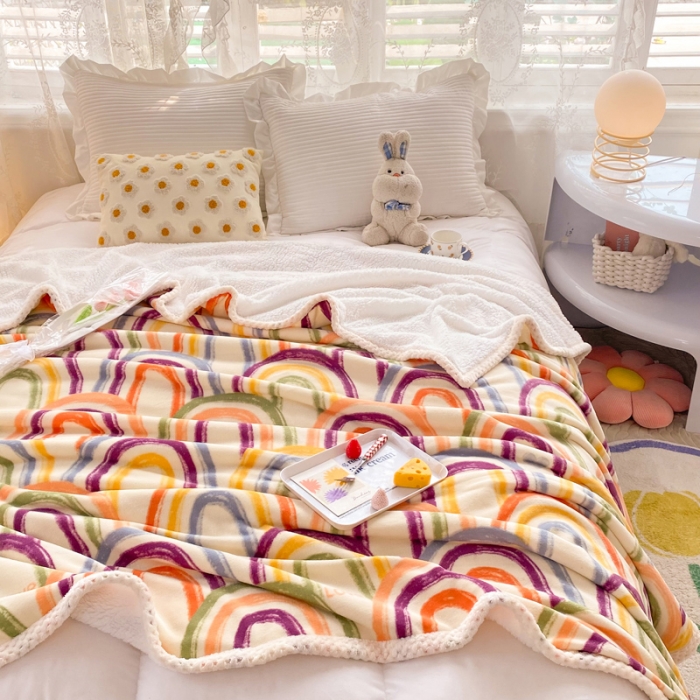 91家纺网 家纺一手货源 找家纺 绒兔兔 2022新款牛奶绒印花毯子 涂鸦彩虹