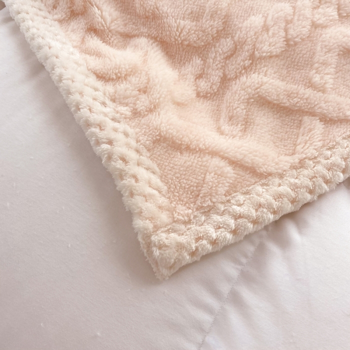 91家纺网 家纺一手货源 找家纺 绒兔兔 2022新款舒棉绒毯子 舒棉绒-樱花粉