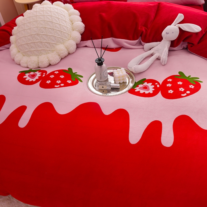 91家纺网 家纺一手货源 找家纺 芃成 2022新款加厚双面牛奶绒印花床品系列-四件套 草莓之恋