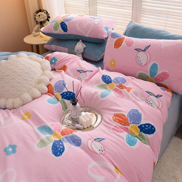 91家纺网 家纺一手货源 找家纺 芃成 2022新款加厚双面牛奶绒印花床品系列-四件套 初恋小事