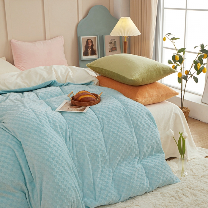 91家纺网 家纺一手货源 找家纺 （总）一米阳光2022新款立方格高克重牛奶绒撞色四件套系列