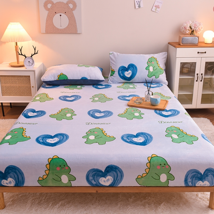 91家纺网 家纺一手货源 找家纺 芃成 2022新款加厚双面牛奶绒印花床品系列-单床笠 爱心恐龙