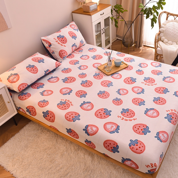 91家纺网 家纺一手货源 找家纺 芃成 2022新款加厚双面牛奶绒印花床品系列-单床笠 草莓奶昔