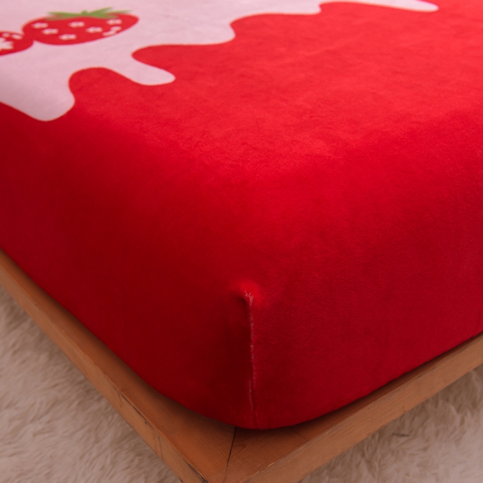 91家纺网 家纺一手货源 找家纺 芃成 2022新款加厚双面牛奶绒印花床品系列-单床笠 草莓之恋