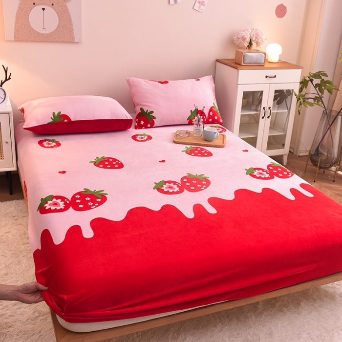 91家纺网 家纺一手货源 找家纺 芃成 2022新款加厚双面牛奶绒印花床品系列-单床笠 草莓之恋