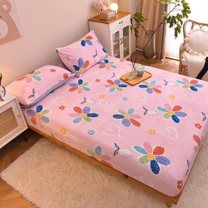 91家纺网 家纺一手货源 找家纺 芃成 2022新款加厚双面牛奶绒印花床品系列-单床笠 初恋小事