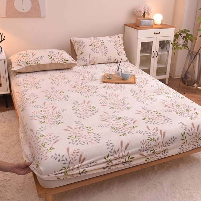 91家纺网 家纺一手货源 找家纺 芃成 2022新款加厚双面牛奶绒印花床品系列-单床笠 春意盎然