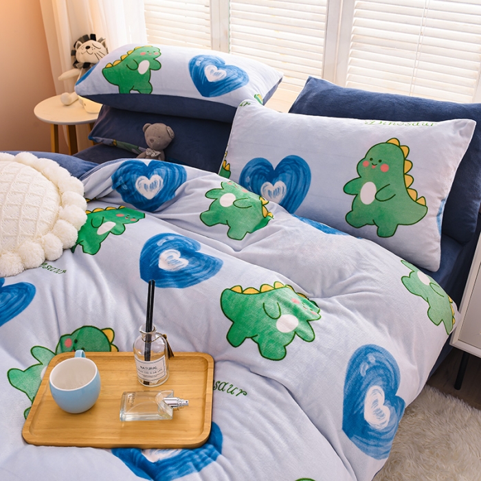 91家纺网 家纺一手货源 找家纺 芃成 2022新款加厚双面牛奶绒印花床品系列-单被套 爱心恐龙