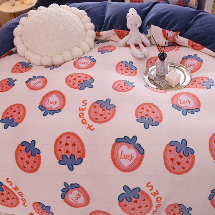 91家纺网 家纺一手货源 找家纺 芃成 2022新款加厚双面牛奶绒印花床品系列-单被套 草莓奶昔