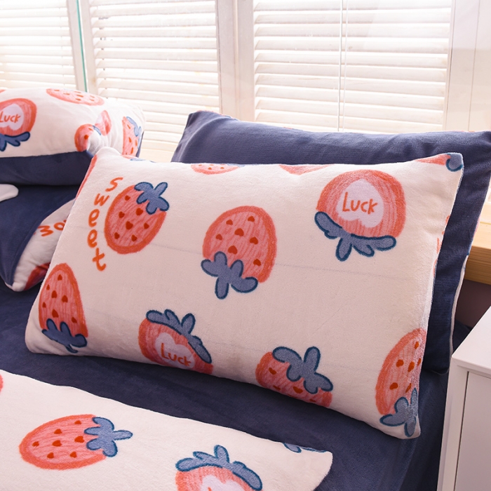 91家纺网 家纺一手货源 找家纺 芃成 2022新款加厚双面牛奶绒印花床品系列-单被套 草莓奶昔