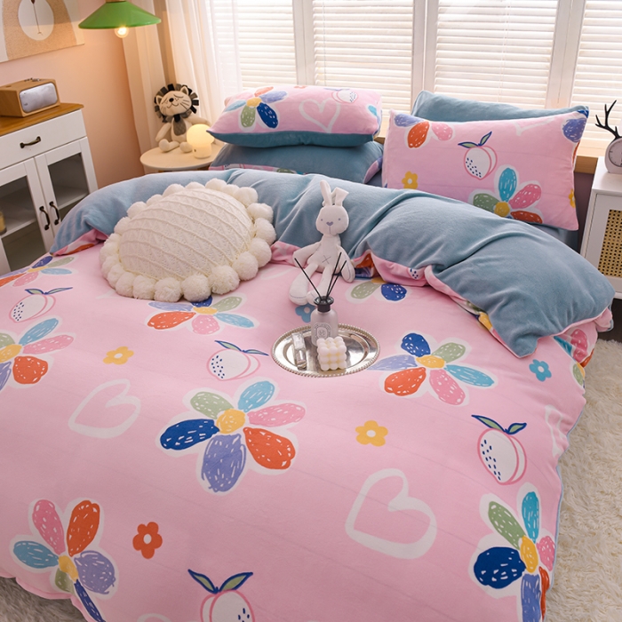 91家纺网 家纺一手货源 找家纺 芃成 2022新款加厚双面牛奶绒印花床品系列-单被套 初恋小事