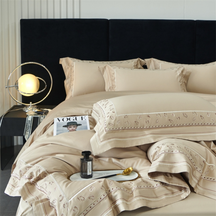 91家纺网 家纺一手货源 找家纺 TS 2023 新款豹纹刺绣工艺大CR超柔纯色贡缎长绒棉四件套