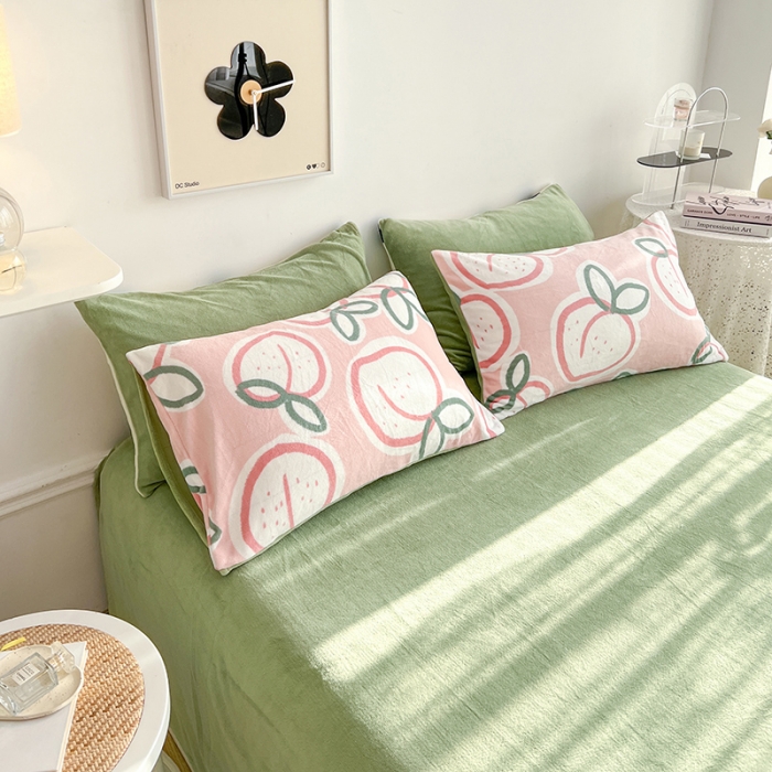 91家纺网 家纺一手货源 找家纺 澳梵 2022新款牛奶绒印花四件套 多肉桃桃