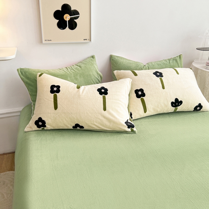 91家纺网 家纺一手货源 找家纺 澳梵 2022新款牛奶绒印花四件套 花枝