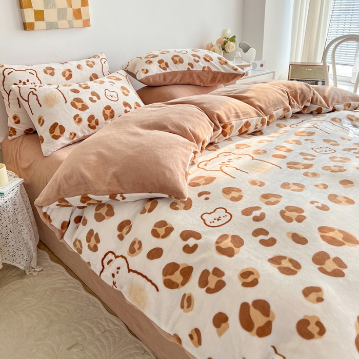 91家纺网 家纺一手货源 找家纺 澳梵 2022新款牛奶绒印花四件套 咖啡旋律