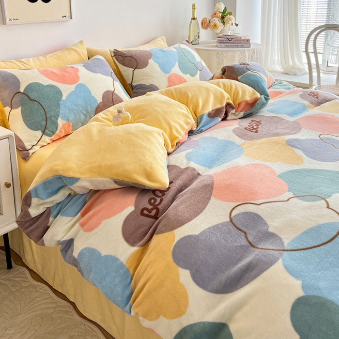 91家纺网 家纺一手货源 找家纺 澳梵 2022新款牛奶绒印花四件套 可爱熊