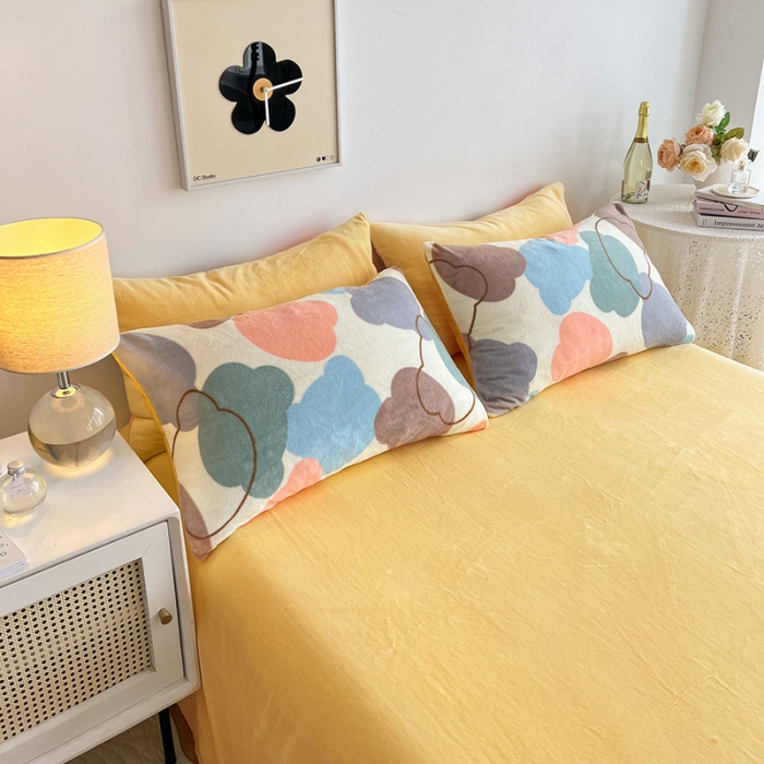 91家纺网 家纺一手货源 找家纺 澳梵 2022新款牛奶绒印花四件套 可爱熊