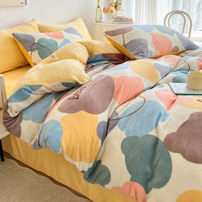 91家纺网 家纺一手货源 找家纺 澳梵 2022新款牛奶绒印花四件套 可爱熊