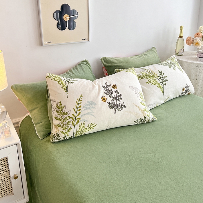 91家纺网 家纺一手货源 找家纺 澳梵 2022新款牛奶绒印花四件套 梦妍