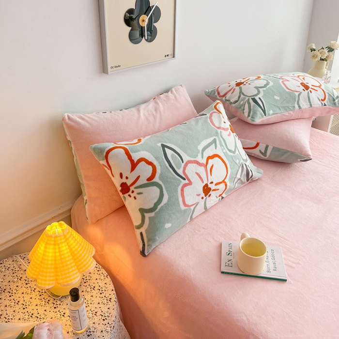 91家纺网 家纺一手货源 找家纺 澳梵 2022新款牛奶绒印花四件套 蔷薇