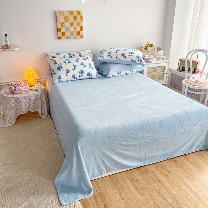 91家纺网 家纺一手货源 找家纺 澳梵 2022新款牛奶绒印花四件套 小兰花