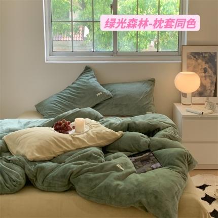 91家纺网 家纺一手货源 找家纺 桃喜 2022新款纯色混搭牛奶绒四件套 绿光森林