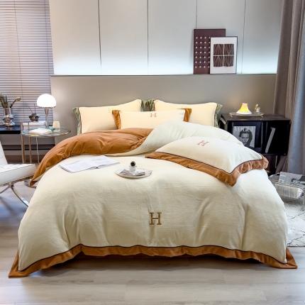 91家纺网 家纺一手货源 找家纺 眠屿 2022新款H款拼色牛奶绒四件套 焦糖